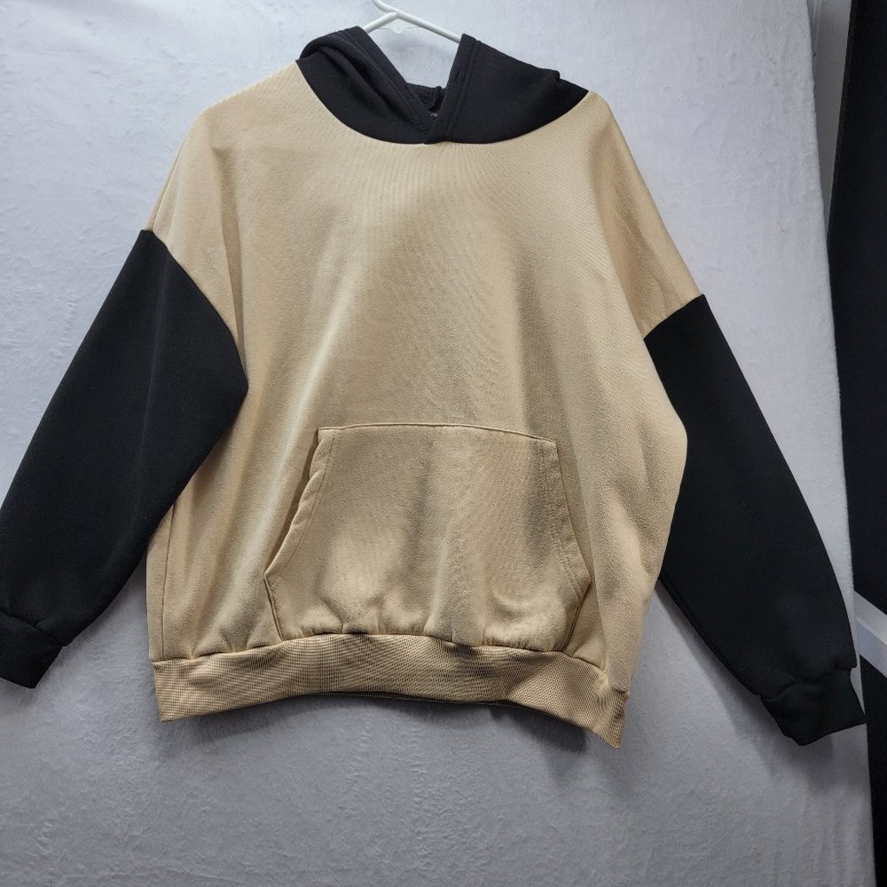 Girls Sweatshirt Tan and Black Size M